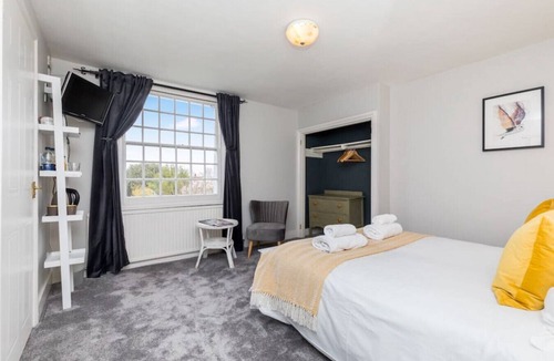 Hurstpierpoint Bed & Breakfast | Newly refurbished ensuite double room village location