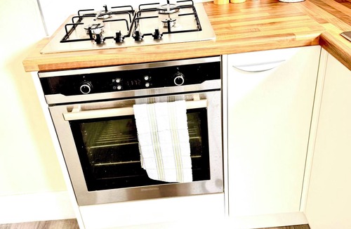 Rustington Apartment | Newly Refurbished Flat in the Heart of the Town