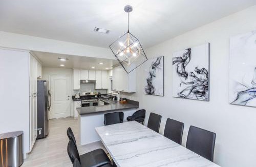 East Pasadena House | Newly Remodeled 5B4B 2 mile from the Rose Parade