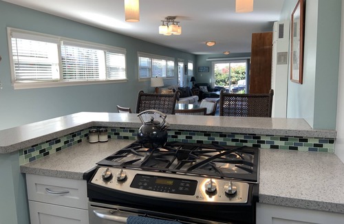 Pierpont Bay House | Newly Remodeled Pierpont Beach Bungalow just a Short Walk to the Sand