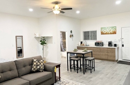 Quartz Hill House | Newly Remodeled Private Studio Home