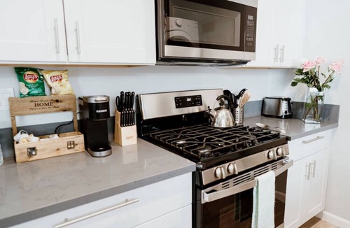 NoHo Arts District House | NEWLY RENOVATED 2-BEDROOM TOWNHOUSE WITH PRIVATE ROOFTOP DECK REMODELED IN 2022 (p30)