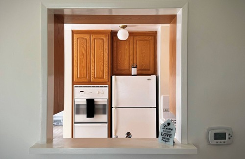 Del Aire House | Newly renovated 3 bdr home. Just 15 min to the beach, 24 hour pancakes & SpaceX.
