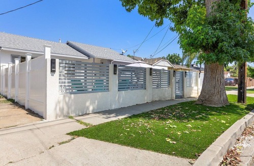 Valley Glen House | Newly Renovated 3Bd/2Ba SF Valley Area Escape!