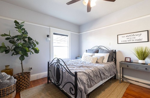 Westmont House | Newly Renovated Craftsman minutes to Claremont Village & Colleges.