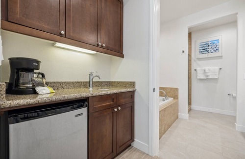 La Quinta Condo | Newly Renovated Luxurious Villa with Fountain View, Pet Friendly! - Ground Floor (T21)