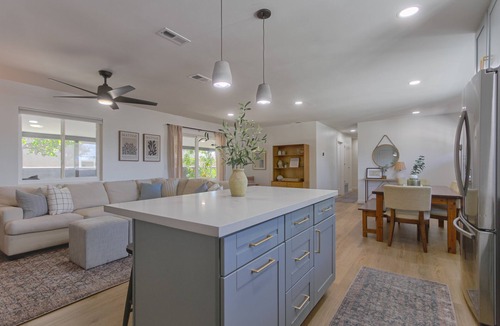 North Valley House | Newly Renovated Oceanside Home