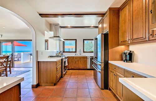 Mission Beach Villa | Newly Renovated Oceanfront 8BD/2 Houses w/AC, Hot Tub, Firepit, & Huge Rooftop Deck!