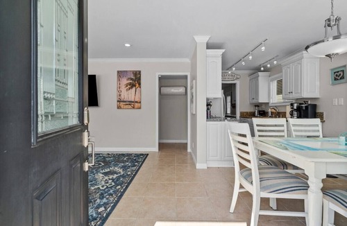 Newport Beach House | Newport Beach 1 bedroom, 1 bath + Sleeper Sofa Bed - Home/Beach/Garage/Patio