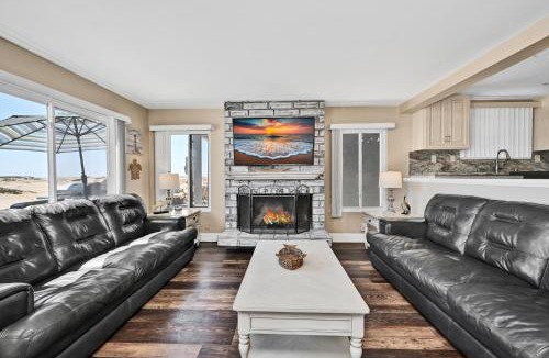 Balboa Peninsula House | Newport Paradise - Oceanfront Home by the Pier