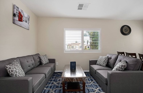 Mid-Wilshire House | Nice Trendy Stay in close proximity to hotspots