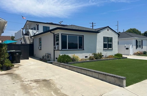 Hawthorne House | Nice two bedroom home near, beach, So-fi & LAX