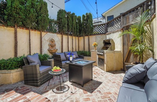 Belmont Shore House | No Cleaning Fee! Discounted Long Beach Stays w/Arcade - FirePit - Parking