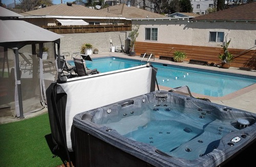 North Hollywood House | No.Ho. Pool House Suite & Private Bdrm 2ba!.