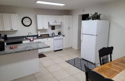 Lakeside Apartment | Noonan's Nest