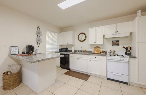 Lakeside Apartment | Noonan's Nest