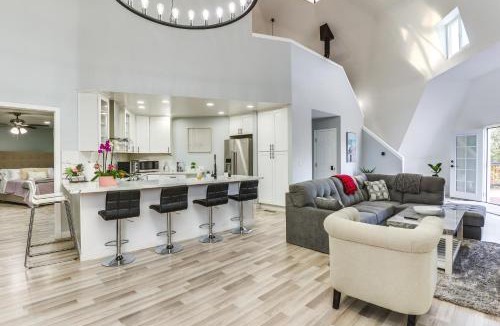 North Ridge House | North San Diego Retreat with Deck, Fire Pit Table!