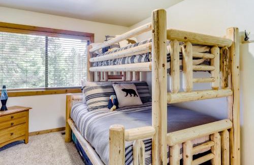 Truckee Apartment | Northstar Condo with Forested Views