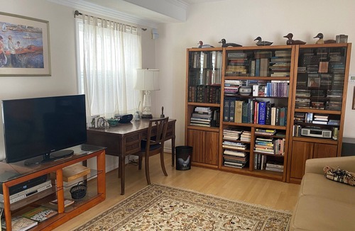 Old Towne House | Now with Air Conditioning! Enjoy Seal Beach! Pool table! Charming and sleeps 8
