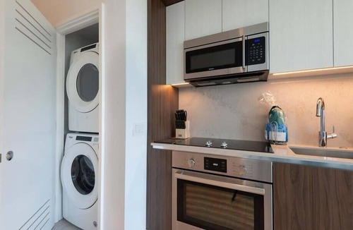 Pacific Terrace Apartment | nr Waterside Shopping | Family-friendly 1BR| CA