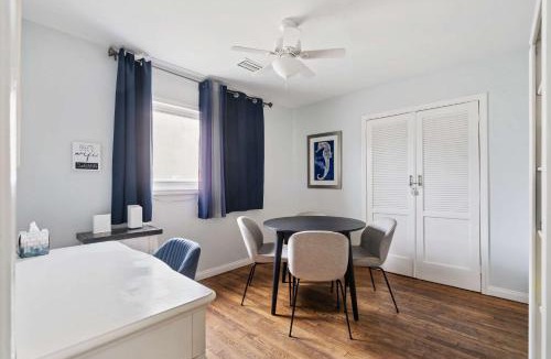 East Side Capistrano House | O-Side Beach Bungalow with Jaccuzi Blocks to beach