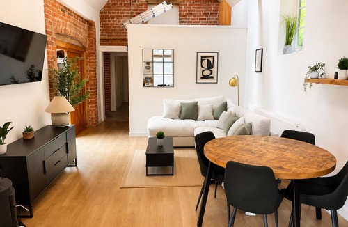Hanmer House | Oak Barn | 2-Bed Barn Conversion | Sleeps 4
