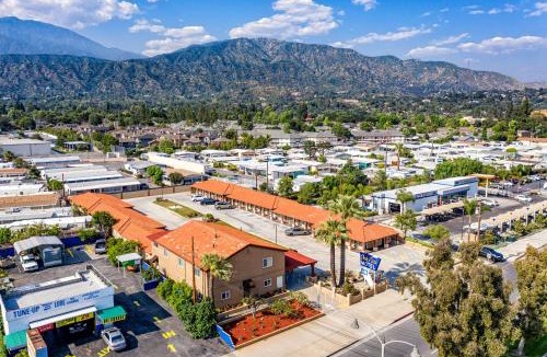 Monrovia Hotel | Oak Park Motel