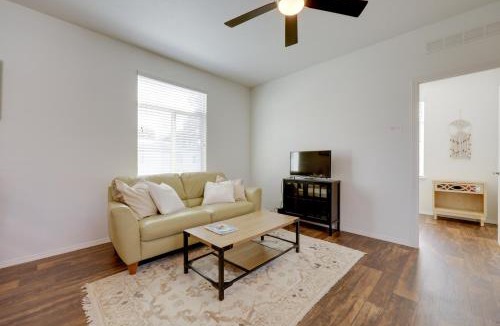 Oak View House | Oak View Home with Private Covered Patio!