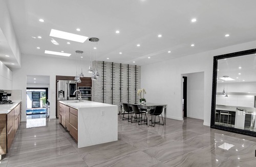 Greater Wilshire - Hancock Park House | Oasis 5 bed/4 bath with Heated pool & Spa