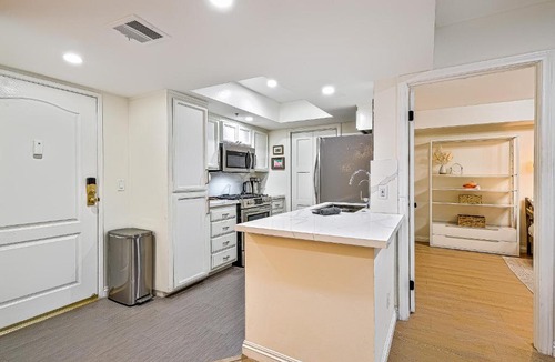 Los Angeles Apartment | Oasis in the City