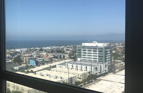 Marina Peninsula Apartment | Ocean and Mountain Views walk to beach from this dream come true high rise apart