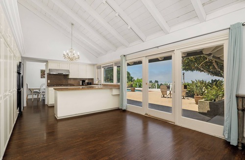 Muirlands West House | Ocean Breeze Heaven Pool House in La Jolla