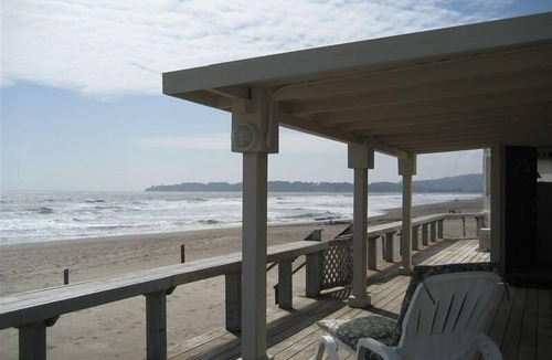 Stinson Beach House | Ocean Front/Beach Front Castle House at Stinson Beach