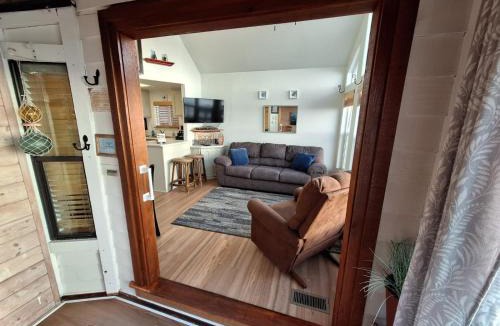 Smith River House | Ocean Front Cabin 11 W Jacuzzi & Superb Views