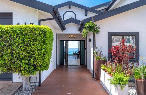 La Jolla House | Ocean Front Escape