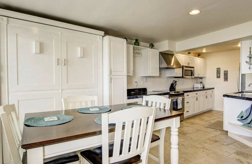 South Mission Beach Condo | Ocean Front View - Steps from the beach!