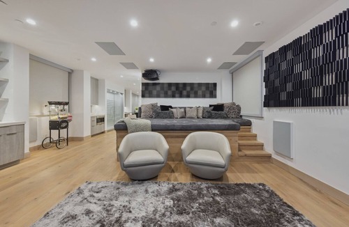 Hermosa Beach Villa | Ocean Front Villa!- 15 Minutes from LAX Airport, Sofi, Intuit Dome and Forum