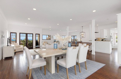 Gas Lamp Section House | OCEAN VIEW/Amazing 4 Bedroom/AC/Walk to Beach!