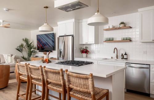 South Oceanside House | Ocean View Escape w/SPA, BBQ, Fire Pit, EV Charger, XBOX & Ps5! Pet friendly!