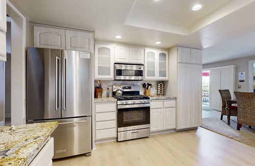 San Clemente Condo | Ocean-view home with fireplace & furnished balcony - walk to North Beach