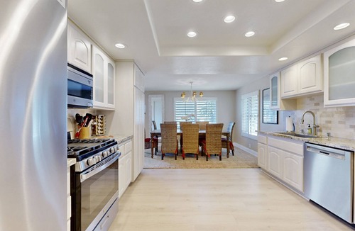 San Clemente Condo | Ocean-view home with fireplace & furnished balcony - walk to North Beach