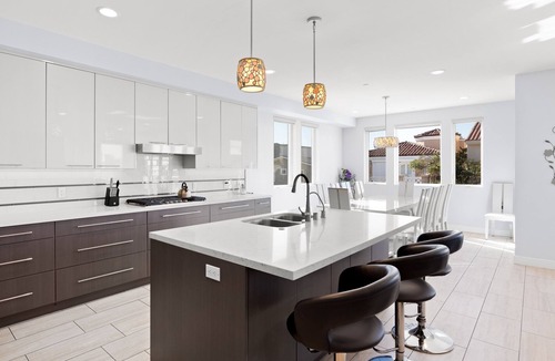 Hollywood Beach House | Ocean view modern home with bikes, grill, game tables, fireplace, W/D, & AC