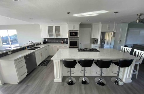 Fire Mountain House | Ocean View Poolside Retreatn