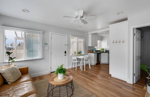 Huntington Beach Bed & Breakfast | OCEAN VIEW|Steps to the Beach, Main St. & Pac City