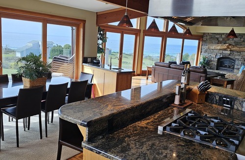Sereno del Mar House | OCEAN VIEWS FROM EVERY ROOM! - WALK TO BEACH! - FREE WIFI! - 3,300 sqft