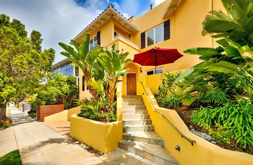 Village of La Jolla House | Ocean Views - Walk to Beach - La Jolla - A/C - Rooftop Deck!