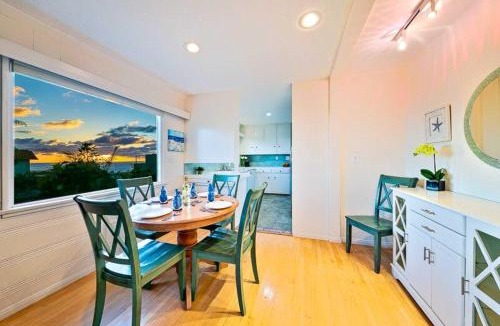 Cardiff-by-the-Sea House | Ocean Views Walk to the Beach with King Suite