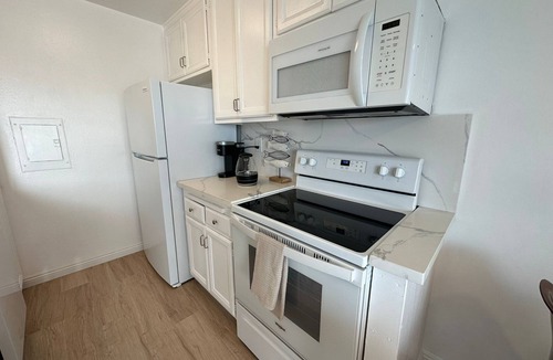 South Redondo Apartment | Oceanfront 2BR/2BA w/Stunning Views in Redondo Beach!
