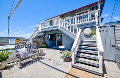Stinson Beach House | Oceanfront Beauty with views from every room