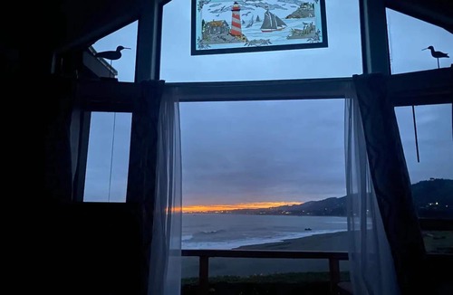 Smith River Apartment | Oceanfront Cabin 4 With Jacuzzi Stunning Views